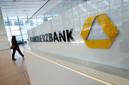 Marché : Commerzbank prévoit des suppressions d'emplois et de nouveaux objectifs face à UniCredit-so