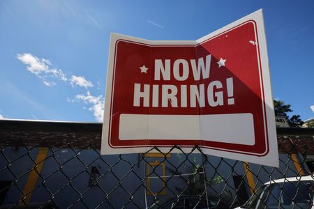 Marché : États-Unis: Hausse plus importante que prévu des offres d'emplois en janvier