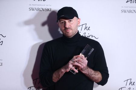 Kering nomme Demna au poste de directeur artistique de Gucci