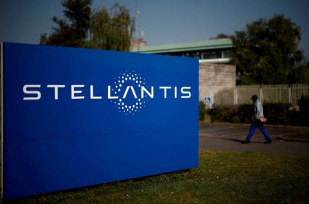 Stellantis et Iveco signent un accord de fourniture pour deux vans électriques