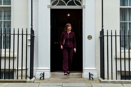 Marché : L'économie britannique devrait croître de 1% en 2025, dit Reeves