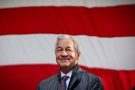 Marché : Le PDG de JPMorgan avertit que les droits de douane pourraient ralentir la croissance US et