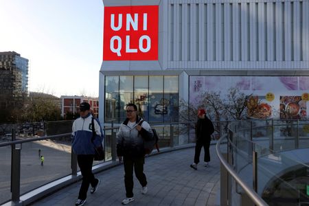 Marché : Fast Retailing (Uniqlo): Le bénéfice bondit de 33% au 2e trimestre, prévisions annuelles re