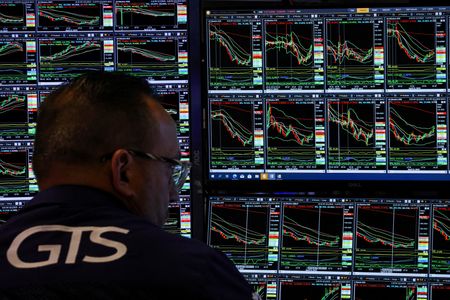 Wall Street : Wall Street termine en baisse après les nouvelles attaques de Trump contre Powell