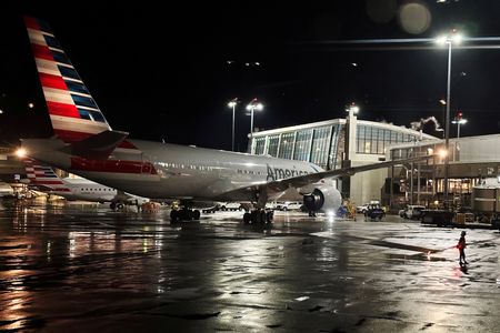 Marché : American Airlines abandonne son objectif de bénéfice pour 2025