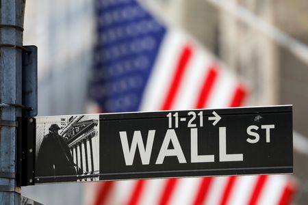 Wall Street : Wall Street ouvre dans le rouge avant la Fed, nouvelle douche froide sur les droits de