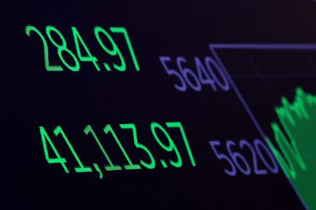 Wall Street : Wall Street ouvre en hausse, Donald Trump devrait annoncer un premier accord commercia