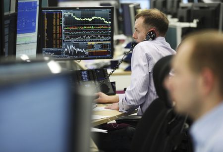 Marché : L'Europe finit dans le désordre une séance tendue dans l'obligataire