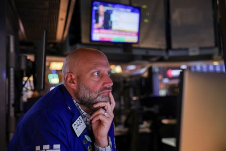 Wall Street : Wall Street termine en ordre dispersé avec l'incertitude sur les droits de douane