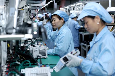 Marché : Chine: L'activité manufacturière a décliné en mai avec les droits de douane US