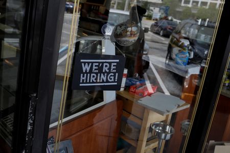 Marché : Etats-Unis: Hausse plus forte que prévu des offres d'emplois en avril