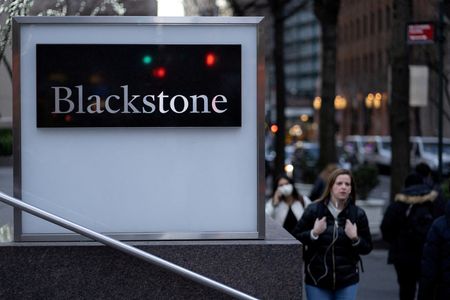 Marché : Blackstone candidat à l'achat d'un immeuble de bureaux à Paris pour €700 mlns, selon des so