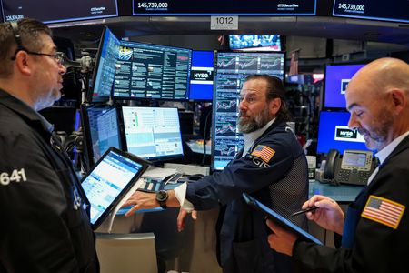 Wall Street : Wall Street ouvre en ordre dispersé, les pourparlers sino-américains se poursuivent