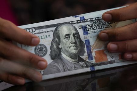 Marché : Le dollar perd des parts de marché mais l'euro n'en profite pas, BCE