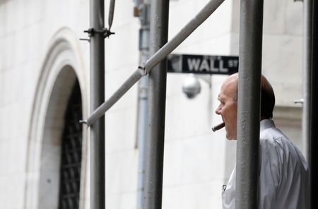 Wall Street : Wall Street ouvre en baisse, les tensions géopolitiques et commerciales pèsent