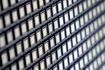 Marché : STMicro progresse, JPMorgan optimiste sur la reprise des commandes