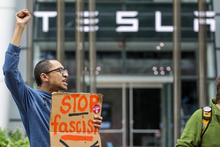 Marché : Tesla: Les livraisons au T2 devraient de nouveau reculer