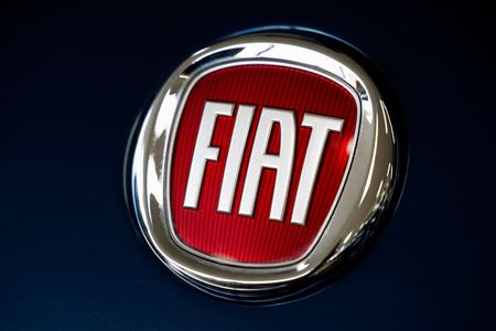 Stellantis mise sur une Fiat 500 hybride à 17.000 euros pour relancer la production en Italie