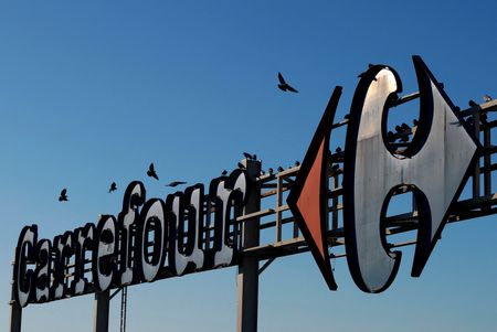Carrefour va céder neuf magasins en France pour environ €70 millions