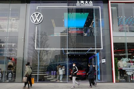 Marché : Volkswagen va fermer son usine chinoise détenue avec SAIC, selon le Handelsblatt