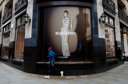 Marché : Burberry: Recul moindre que prévu des ventes comparables au T1