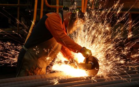 Marché : GB/PMI-Le secteur manufacturier envoie des signaux encourageants en juillet
