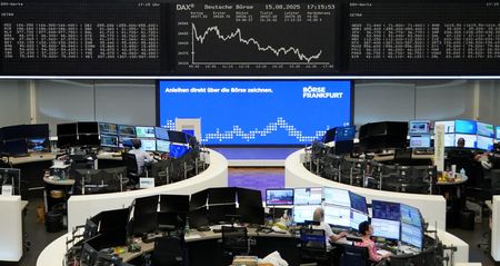 Marché : L'Europe finit en ordre dispersé, les regards se tournent vers le sommet Trump-Poutine