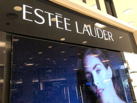 Marché : Estée Lauder vise un bénéfice annuel inférieur aux estimations avec les droits de douane