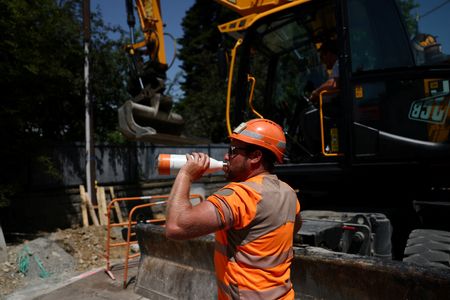 Marché : France/PMI: L'activité du secteur privé s'améliore de façon inattendue en août