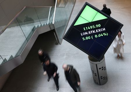 Europe : L'Europe ouvre sur une note prudente avec la salve de données