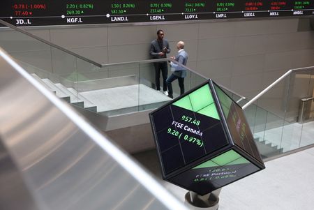 Europe : L'Europe prudente avant l'inflation en zone euro, Nestlé chute