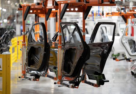 Marché : États-Unis: L'activité manufacturière américaine se contracte encore en août