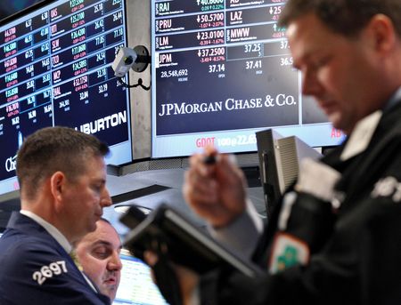 Wall Street : Wall Street ouvre en hausse avec des baisses de taux en vue