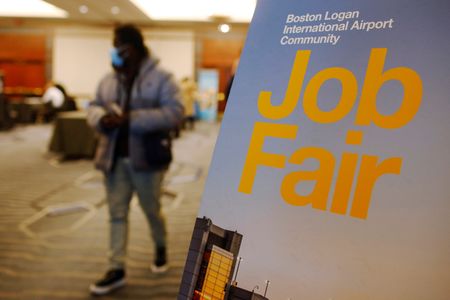Marché : Etats-Unis: Les créations annuelles d'emplois nettement révisées à la baisse