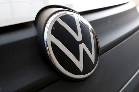 Volkswagen réduit sa production sur deux sites en Allemagne, selon la presse