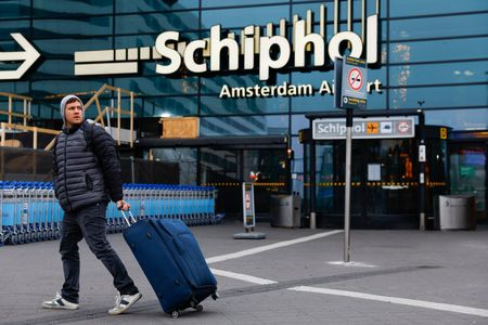 Marché : Schiphol envisage de geler les redevances aéroportuaires en 2026