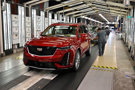 Marché : Trump envisage d'alléger les droits de douane des véhicules fabriqués aux USA, dit un sénat