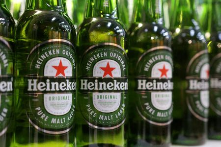 Heineken veut développer ses ventes mais réduire ses coûts d'ici à 2030