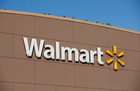Marché : Walmart relève à nouveau ses objectifs annuels, prévoit le transfert de sa cotation au Nasd