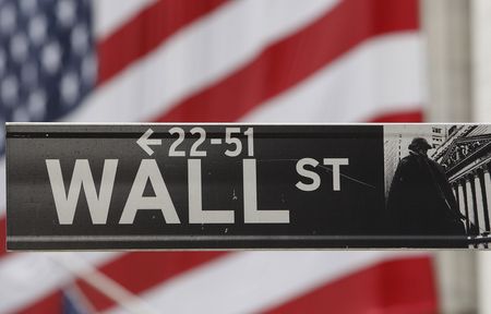 Wall Street : Wall Street ouvre dans le vert pour une séance écourtée