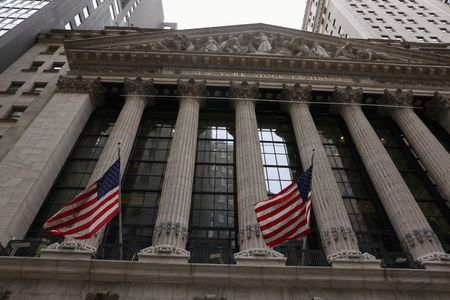 Wall Street : Wall Street en baisse, les investisseurs sur la réserve