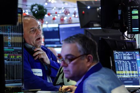 Wall Street : Wall Street ouvre en hausse après l'inflation, Micron grimpe