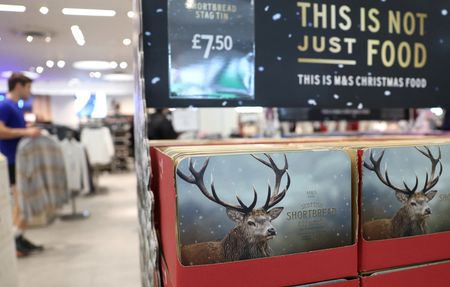 Marché : M&S: Ventes alimentaires +5,6% sur le trimestre de Noël, compensant la baisse des ventes de