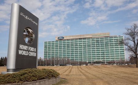 Marché : Ford et Geely envisagent un partenariat industriel et technologique-sources