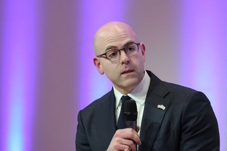 Marché : La Fed doit baisser ses taux d'intérêt, affirme Stephen Miran