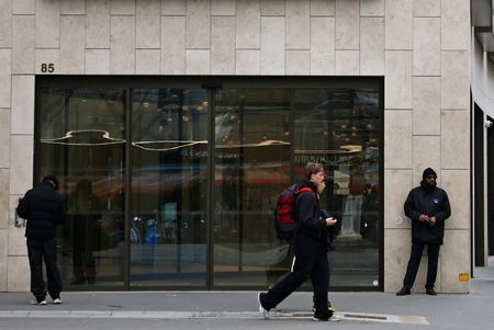 Marché : Le siège de Goldman Sachs à Paris placé sous protection policière-médias