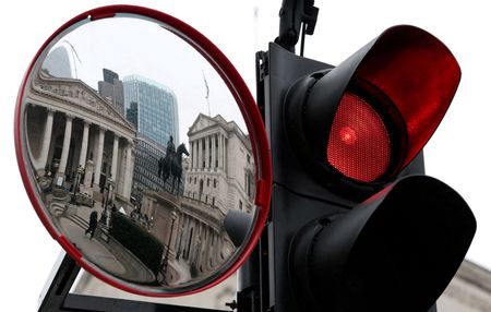 Marché : Grande-Bretagne: Ralentissement de la hausse des salaires sur les trois mois à février