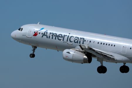 Marché : American Airlines abaisse ses prévisions pour 2026 alors que les coûts du carburant pèsent