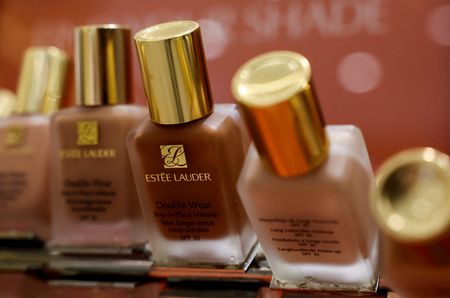 Marché : Estée Lauder prévoit un CA annuel solide avec les effets du plan de redressement