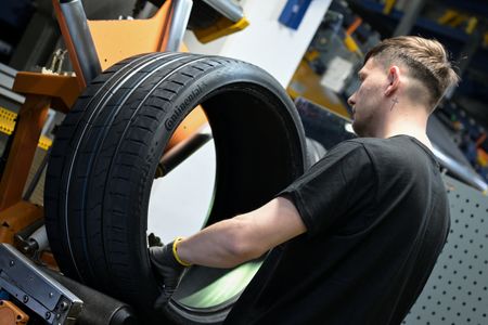 Marché : Continental dépasse les attentes au T1 grâce à la réduction des coûts et aux pneus à forte 